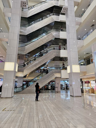 Lucky Plaza (D9), Retail #621783931